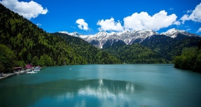 Жемчужина Кавказа –  озеро Рица